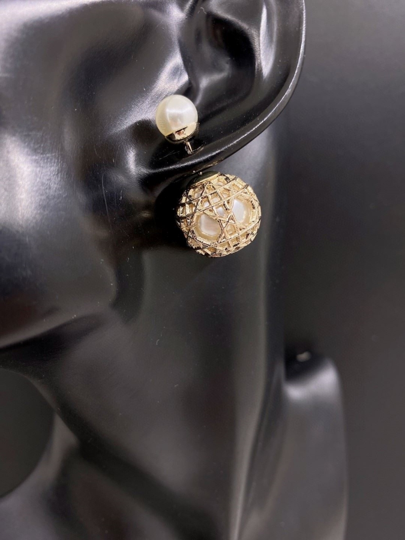 chr1st1an D10r earrings